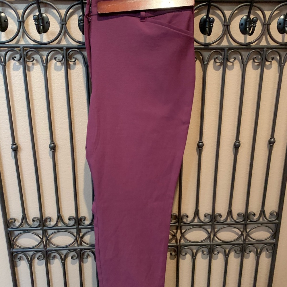 WHBM SLIM ANKLE PANTS